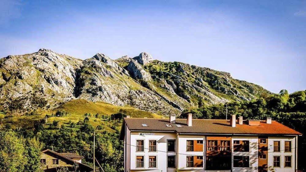 Apartamentos El Caxigu Arenas De Cabrales Eksteriør bilde
